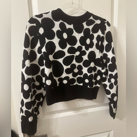 Black & Grey 70s Inspired Flower-Printed Sweater - Picture 1 of 3